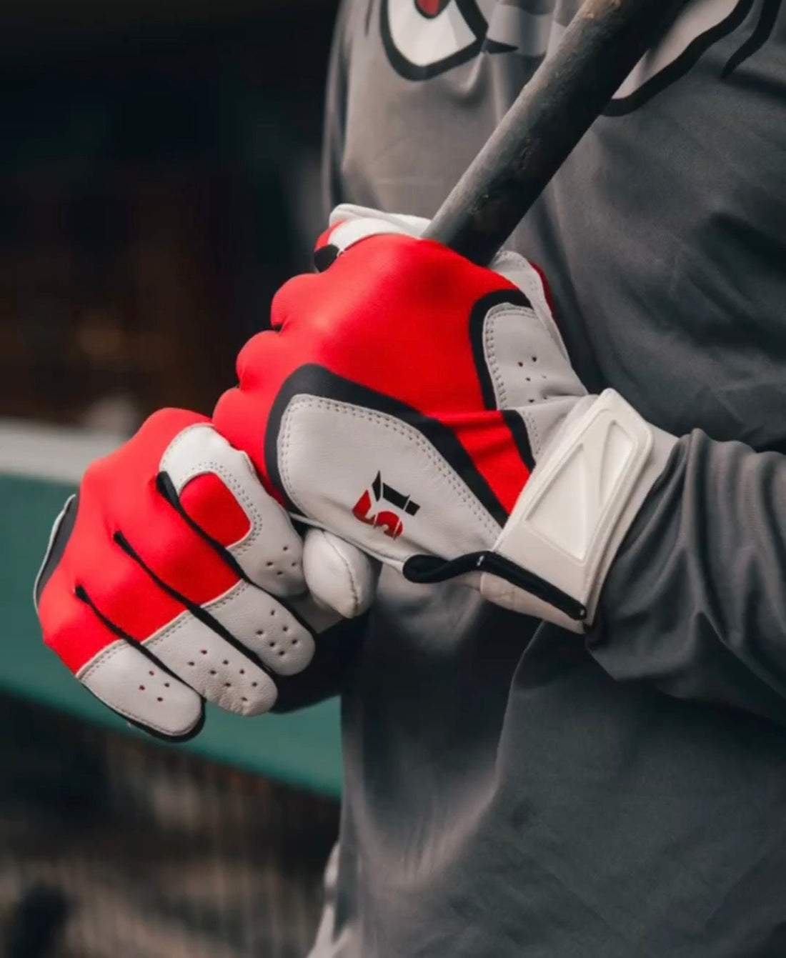 The Benefits of Wearing Batting Gloves